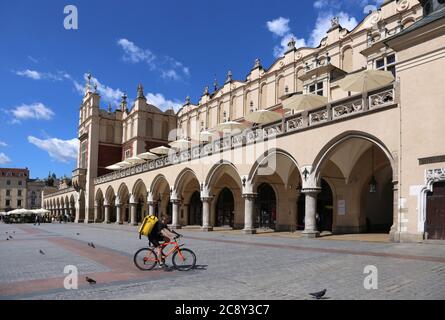 Krakau. Krakau. Polen. Tuchhalle (Sukiennice) in der Mitte des Alten Marktplatzes. Stockfoto