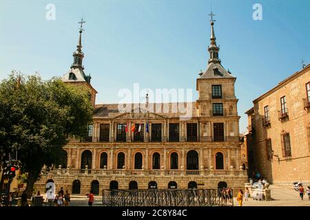 Toledo, Castilla-La Mancha, Spanien, Europa. Plaza de l'Ayuntamiento (Rathausplatz): Das Rathaus. Stockfoto