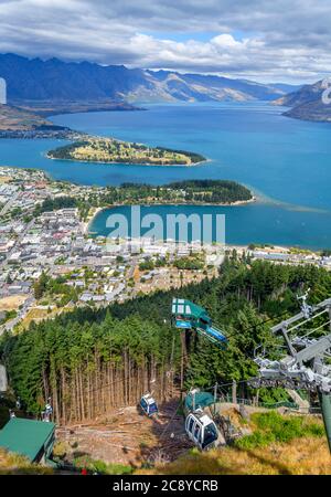 Blick über die Stadt und den Wakatipu-See von der Skyline Gondel, Bob's Peak, Queenstown, Neuseeland Stockfoto