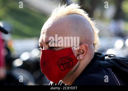Sao Paolo, Brasilien. Juli 2020. Protest von Kurierern, die mit Delivery APP arbeiten, eine Bewegung namens "Brepe dos APPS", die diesen Samstag auf dem Charles Miller Square in São Paulo stattfand. (Foto: Thiago Bernardes/Pacific Press/Sipa USA) Quelle: SIPA USA/Alamy Live News Stockfoto