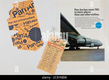 Scrapbook Seite von Pan American World Airways Erinnerungsstücken und Werbung, 1973, USA Stockfoto