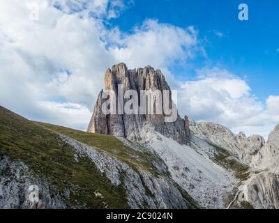 Klettern auf dem Klettersteig Rotwand und Masare im Rosengarten in den Dolomiten, Südtirol, Italien Stockfoto