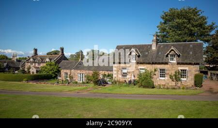 Rustikale Häuser in Dirleton, East Lothian, Schottland Vereinigtes Königreich. Stockfoto