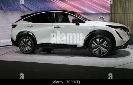 Der neue Elektro-Crossover-SUV "Ariya" von Nissan Motors wird am 18. Juli 2020 in der Galerie des globalen Hauptsitzes von Nissan Motors in Yokohama, Präfektur Kanagawa, Japan, gezeigt. Stockfoto