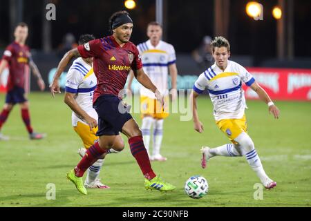 Orlando, Florida, USA. 27. Juli 2020: Real Salt Lake Verteidiger MARCELO SILVA (30) richtet ein Spiel während der MLS ist zurück Turnier San Jose Erdbeben gegen Real Salt Lake Spiel auf ESPN Wide World of Sports Complex in Orlando, FL am 27. Juli 2020. Quelle: Cory Knowlton/ZUMA Wire/Alamy Live News Stockfoto