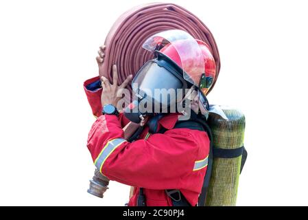 Feuerwehrleute in Brandschutzanzug mit einem Wasserschlauch isoliert auf weißem Hintergrund Stockfoto