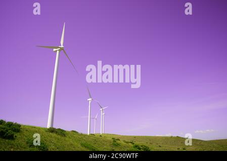 Windkraftanlagen für die elektrische Energieerzeugung, Provinz Zaragoza, Aragon in Spanien. Stockfoto