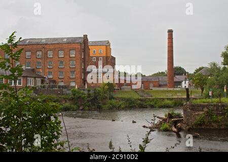 Die historischen Boar's Head Mills am Fluss Derwent in Darley Abbey in der Nähe von Derby, East Midlands. Stockfoto