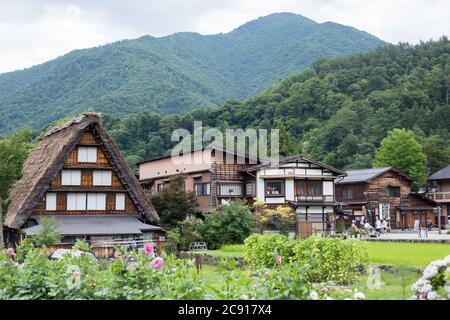 Shirakawa-go, Japan, 07-24-2020 , Shirakawa-go, ein Weltkulturerbe-Dorf in Japan. Stockfoto