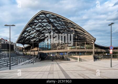 Moderner Bahnhof Lodz Fabryczna in Lodz, Polen Stockfoto