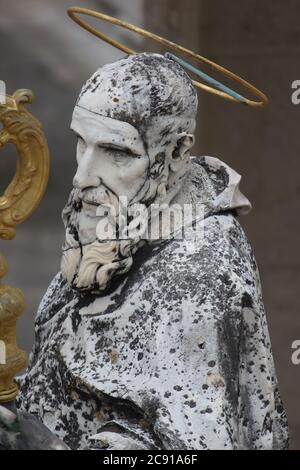 Cassino, Italien - 15. Januar 2008: Die Statue von San Benedetto in der Abtei von Montecassino Stockfoto