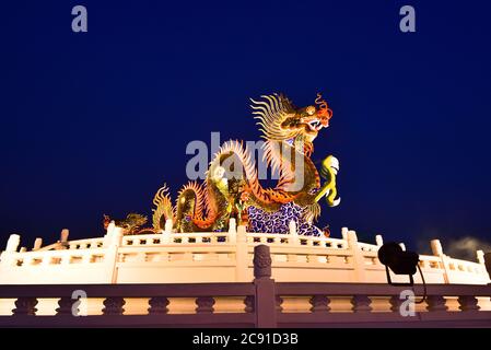 Nakhon sawan StadtThailand Touristen kommen, um das chinesische Neujahrslaterne Festival, Dragon Chinese New Year, Chinese Dragon Lantern zu besuchen Stockfoto