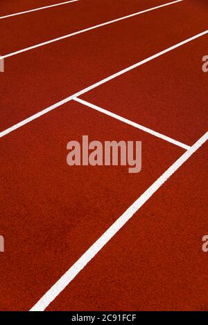 Nahaufnahme der roten Stadion-Laufstrecken Stockfoto