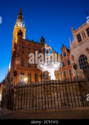 Altes Rathaus danzig mit neptunbrunnen in polen Stockfoto