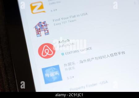 Rjasan, Russland - 24. Juni 2018: Airbnb-Symbol auf der Liste der mobilen Apps Stockfoto