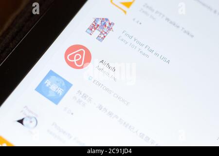 Rjasan, Russland - 24. Juni 2018: Airbnb-Symbol auf der Liste der mobilen Apps Stockfoto