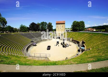 Berühmtes römisches Amphitheater in Avenches Stadt. Kanton Waadt, Schweiz. Stockfoto