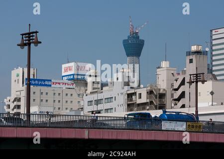 Blick auf den Tokyo Skytree in Japan.Tokyo Sky Tree im Bau. In diesem Bild steht dieser neue Telekommunikationsturm auf 398 Metern und wird nach Fertigstellung 634 Meter von oben nach unten messen und ist damit das höchste Bauwerk in Ostasien. Oshiage, Tokio, Japan. Stockfoto