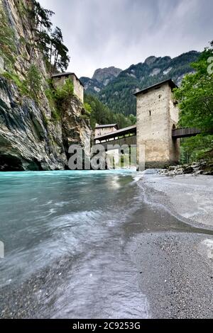 Altfinstermünz: Alte Festung am Inn, die als Zoll zwischen Österreich und der Schweiz diente. Nauders, Tirol, Österreich, Europa. Stockfoto