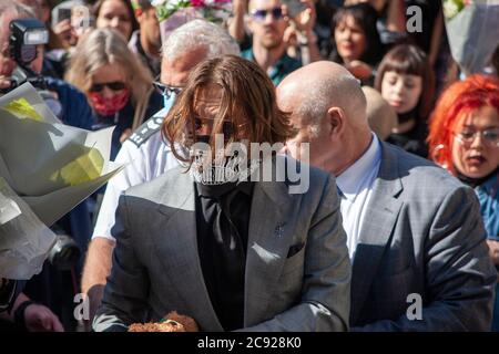 London, Großbritannien. Juli 2020. Der Hollywood-Schauspieler und Musiker Johnny Depp kommt am 16. Tag seines Verleumdungsverfahrens gegen den Sun-Verleger NGN vor das hohe Gericht. Quelle: Neil Atkinson/Alamy Live News Stockfoto