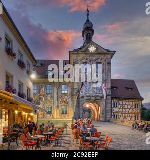 Altes Rathaus in Bamberg , Strassencafe, Oberfranken, Franken, Bayern, Deutschland, Europa Stadt Bamberg, Street Cafe, UNESCO Weltkulturerbe Stockfoto