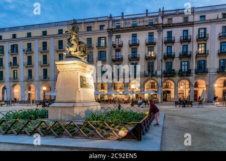 Denkmal auf dem Unabhängigkeitsplatz in Girona Katalonien Spanien Stockfoto