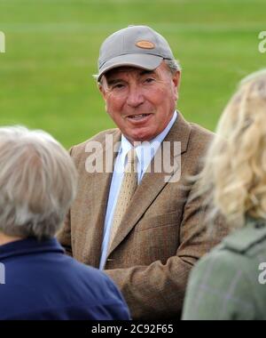 Capt. Mark Phillips CVO ADC olympische Goldmedaille gewinnt Reiter im Wettbewerb in Eventing.erster Ehemann von Anne, Prinzessin Royal und Vater zu Peter, Zara Stockfoto