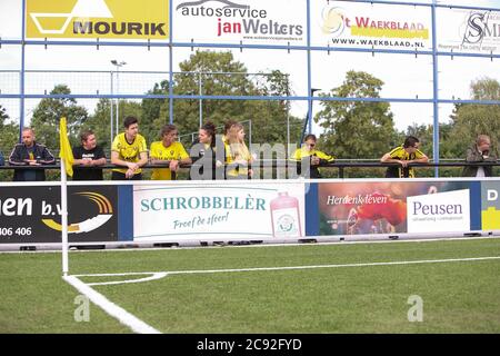 ECHT, NIEDERLANDE - JULI 26: Fans von VVV Venlo gesehen während der Vorsaison Spiel EVV gegen VVV Venlo am 26. Juli 2020 in echt, Niederlande. Stockfoto