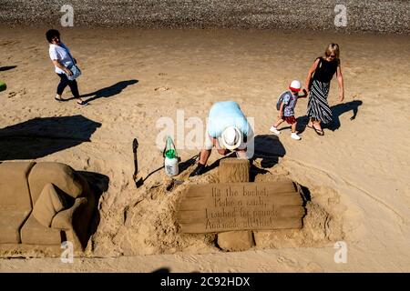 Eine Sandskulptur am Ernie's Beach, The Southbank, London, England. Stockfoto