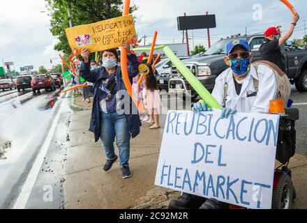 Juni 28, 2020. Lynn, MA. Die Lynn Way Merchants Association protestiert vor dem LynnMart. Eine Autokolonne namens Cancel Räumungen Caravan fuhr um 24 Uhr Stockfoto