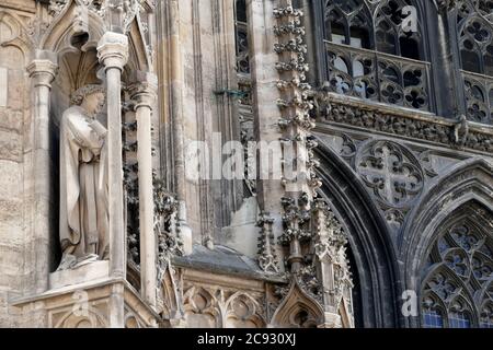 Architektur Detail des Stephansdoms in Wien, Österreich. Seine heutige romanische und gotische Form, heute gesehen, befindet sich am Stephansplatz Stockfoto