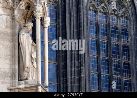 Architektur Detail des Stephansdoms in Wien, Österreich. Seine heutige romanische und gotische Form, heute gesehen, befindet sich am Stephansplatz Stockfoto