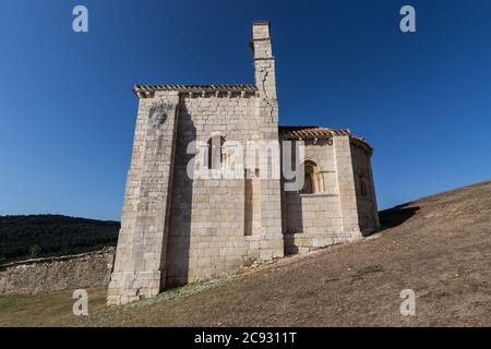 Die romanische Einsiedelei von San Pantaleon de Losa in Las Merind Stockfoto