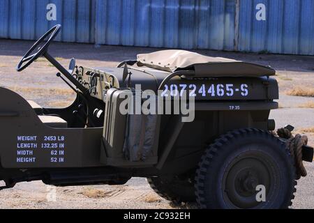 Cerny, Frankreich. Oktober 13. 2019. Jeep Ford GPA Preston 44 während des Zweiten Weltkriegs von der US-Armee verwendet. Modell restauriert, um Flugzeuge auf dem Flugplatz zu schleppen Stockfoto