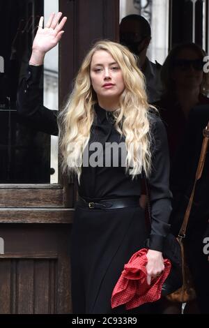 London, Großbritannien. Juli 2020. Amber Heard kommt am Royal Courts of Justice in London an. Kredit: SOPA Images Limited/Alamy Live Nachrichten Stockfoto