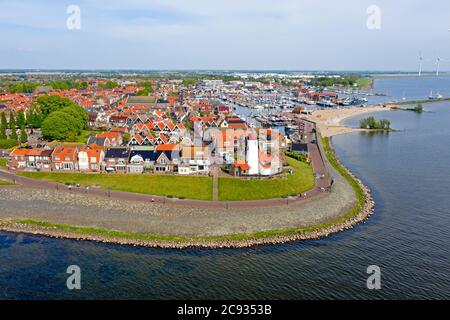 Luftaufnahme aus dem traditionellen Dorf Urk in den Niederlanden Stockfoto