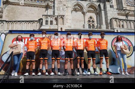 Burgos, Spanien. Juli 2020. Euskaltel Euskadi Juan José Lobato Mikel Aristi Julen Irizar Mikel Bizkarra Rubén Fernández Gotzon Martín Txomin Juaristi Präsentation der Teams, die Teil der Radtour von Burgos sind, Juli 2020 Quelle: CORDON PRESS/Alamy Live News Stockfoto