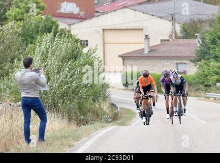 Burgos, Spanien. Juli 2020. Nach der Krise um die Covid19 kehrt das Radsport-Team mit dem Start der Radtour durch Burgos zurück, mit der Etappe zwischen Burgos und dem Mirador del Castillo. Burgos, 28. Juli 2020 nur Bilder für redaktionelle Verwendung Ricardo Ordóñez/Cordon Press Credit: CORDON PRESS/Alamy Live News Stockfoto