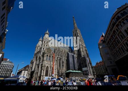 Wien Österreich - 29. Mai 2017 - Stephansdom in Wien, Österreich. Die heutige romanische und gotische Form, die heute gesehen wird, befindet sich im Stephansp Stockfoto