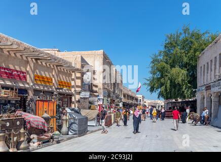 Geschäfte und Geschäfte in Souq Waqif, Doha, Katar, Mittlerer Osten Stockfoto