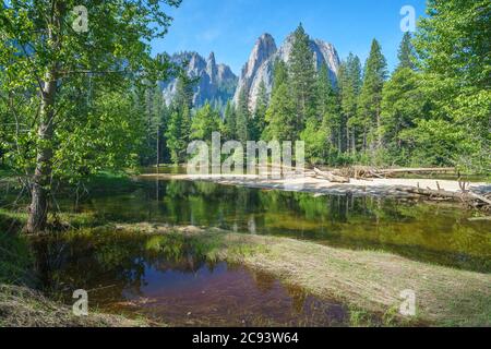 Berge aus dem Tal im yosemite Nationalpark, kalifornien in den usa Stockfoto