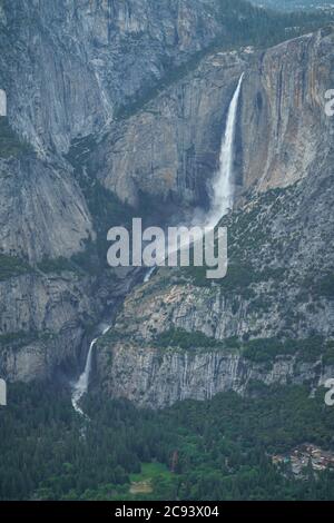 Vernal Falls und nevada fallen vom Glacier Point im yosemite Nationalpark, usa Stockfoto