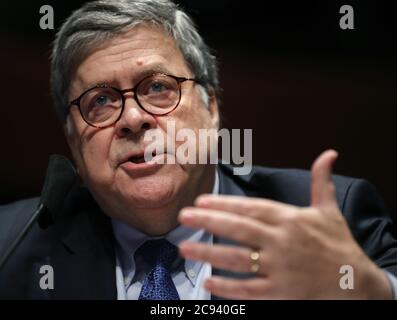 Washington DC, USA. Juli 2020. US-Generalstaatsanwalt William Barr bezeugte vor dem Justizausschuss des Repräsentantenhauses während einer Anhörung mit dem Titel "Aufsicht des Justizministeriums" auf dem Capitol Hill in Washington, DC, USA, am 28. Juli 2020. (Chip Somodevilla/Pool via Xinhua) Quelle: Xinhua/Alamy Live News Stockfoto