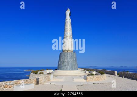 Denkmal unserer Lieben Frau von Loreto in Primosten, Kroatien mit Panoramablick über die Adria Stockfoto