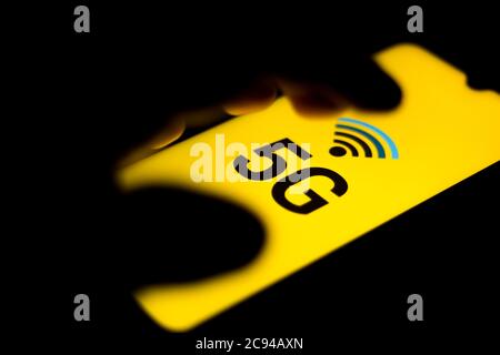 Brasilien. Juli 2020. In dieser Abbildung wird die 5G-Beschriftung auf einem Smartphone-Bildschirm angezeigt. Kredit: Rafael Henrique/SOPA Images/ZUMA Wire/Alamy Live Nachrichten Stockfoto