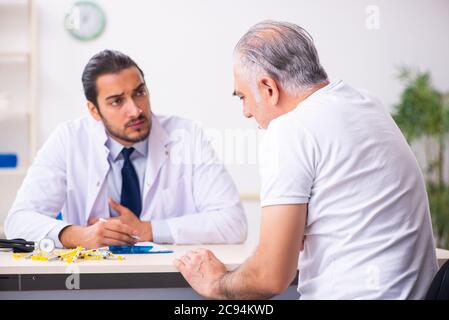 Patient leidet an Diabetes Hausarzt Stockfoto