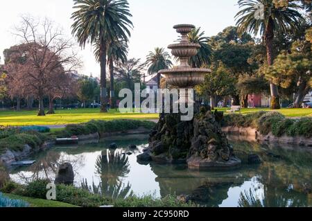 Fitzroy Gardens umfasst 26 ha Landschaftsgärten aus viktorianischer Zeit am südöstlichen Rand des Geschäftsviertels von Melbourne, Victoria, Australien. Stockfoto