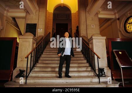 14. Juli 2016: Benny Tai posiert in der Haupthalle der Universität von Hongkong im Jahr 2016. Prominente Hong Kong akademischen, sozialen Aktivisten und Architekten von 2014 OCCUPY ZENTRALEN - UMBRELLA REVOLUTION, Professor Benny Tai ( 56 ) wird von der University of Hong Kong gefeuert bestätigt. ( Datei Foto ) Juli-29, 2020 Hongkong.ZUMA/Liau Chung-ren Credit: Liau Chung-ren/ZUMA Wire/Alamy Live News Stockfoto