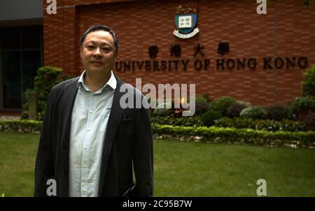 14. Juli 2016: Benny Tai posiert 2016 auf dem Campus der Universität von Hongkong, zwei Jahre nach der Umbrella Revolution. Benny Tai ( 56 ), ein prominenter Akademiker Hongkongs, wird gestern Abend von der University of Hong Kong gefeuert.( File Photo ) 29. Juli 2020 Hong Kong.ZUMA/Liau Chung-ren (Credit Image: © Liau Chung-ren/ZUMA-Draht) Stockfoto