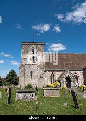 Sommertag, St. Mary's Church, Kintbury, Berkshire, England, Großbritannien, GB. Stockfoto